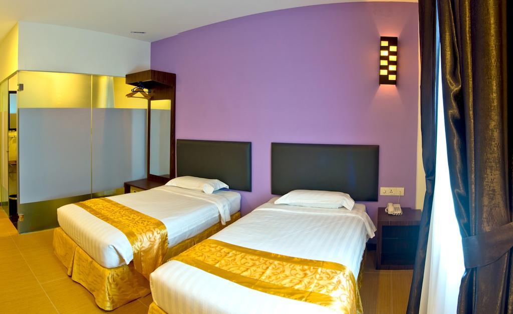 Hotel Zamburger Skudai Zimmer foto